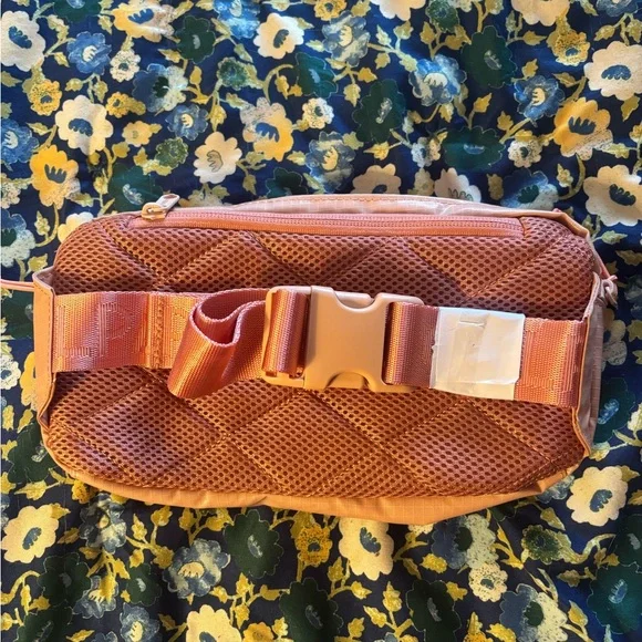 NWT Calpak Peach Crossbody Bag - Picture 3 of 6